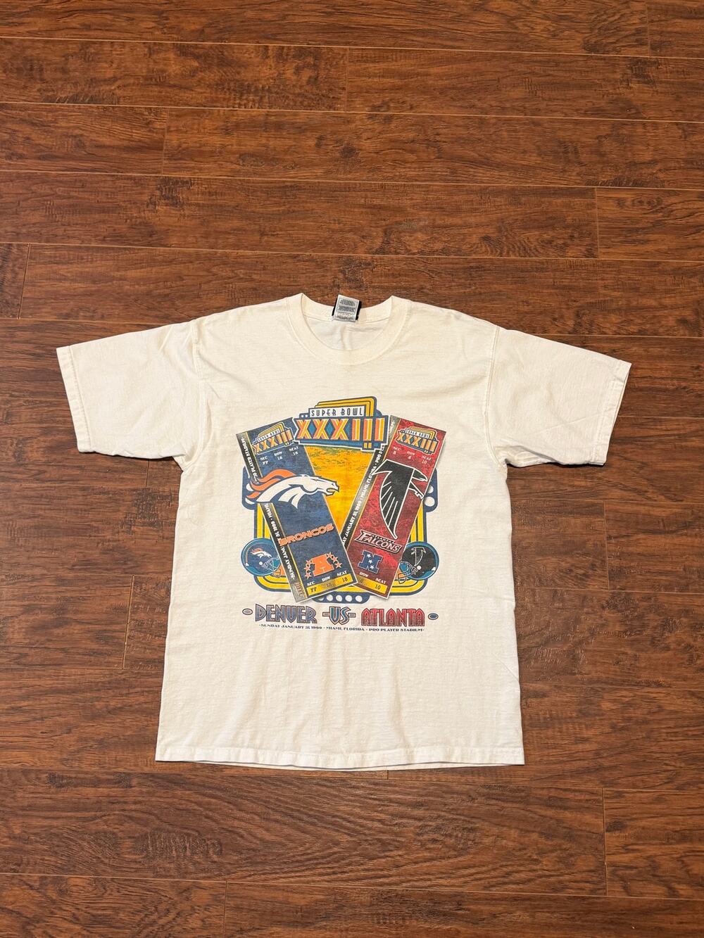 Vtg 1999 Pro Player Denver vs Atlanta Superbowl XXXIII Tshirt - Size M (20x28)